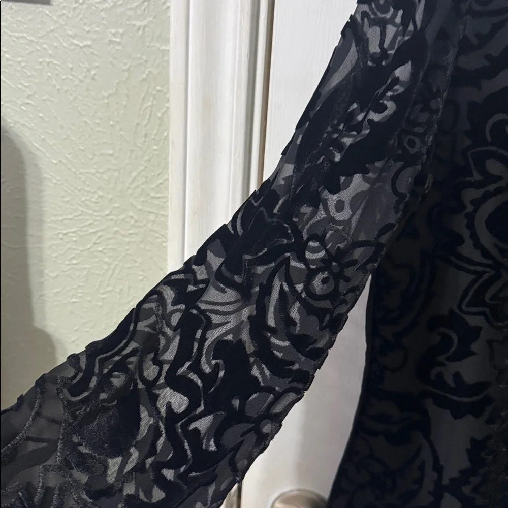 Tory Burch Black Patterned Blouse with Button sleeve Detail - Picture 5 of 7